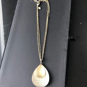 Chico short strand necklace with silver and gold